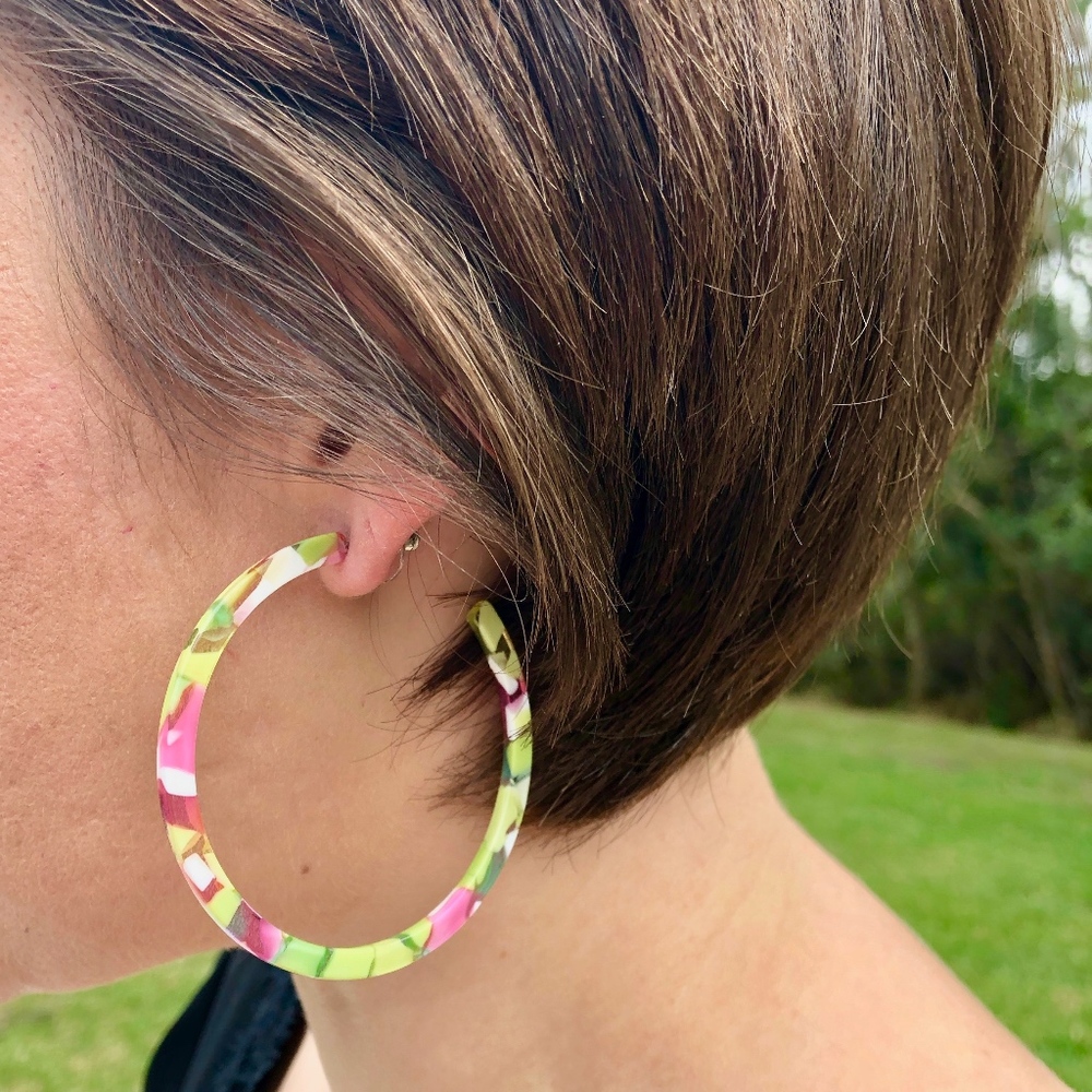 Gorgeous Resin Large Hoop Earrings NWT